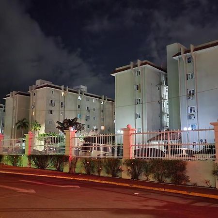 Oaklands Oasis Apartamento Kingston Exterior foto