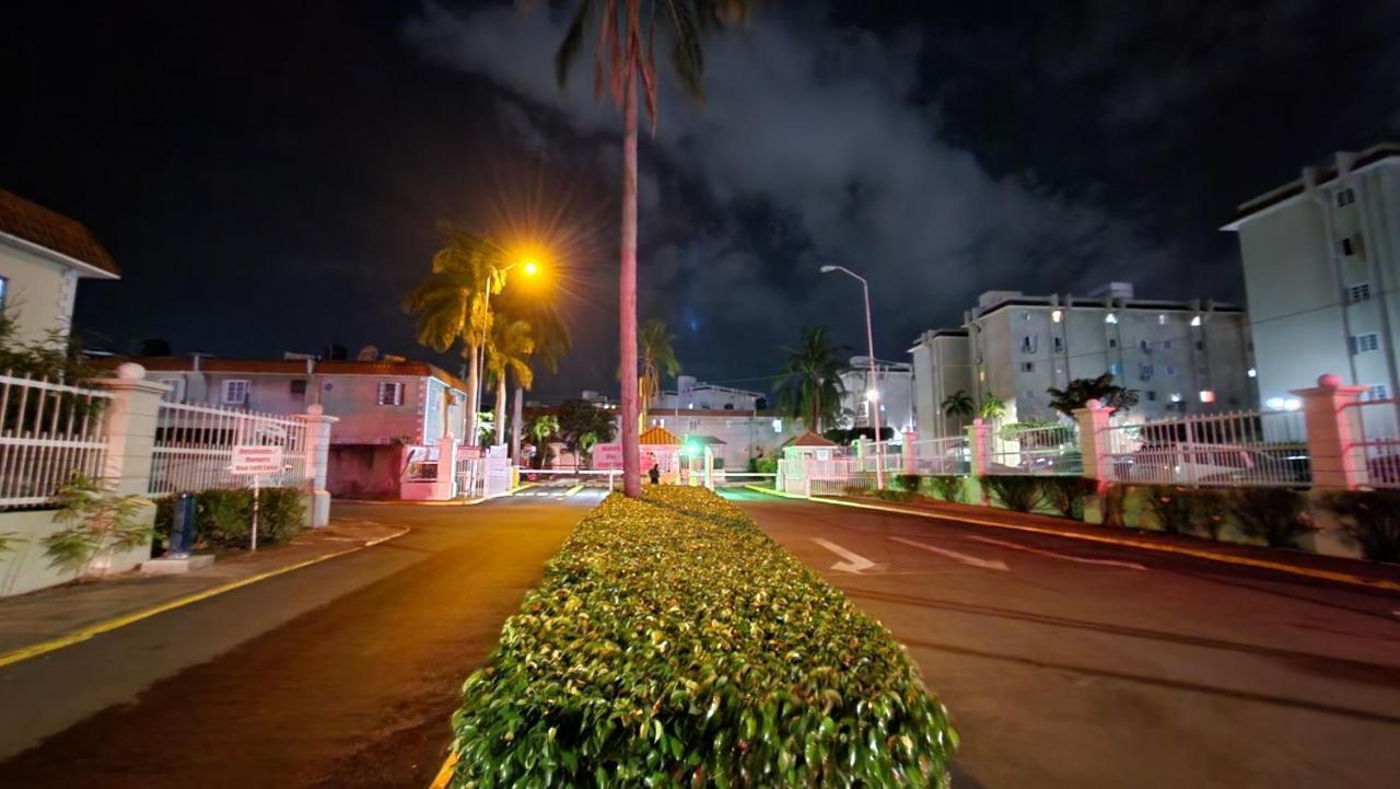 Oaklands Oasis Apartamento Kingston Exterior foto