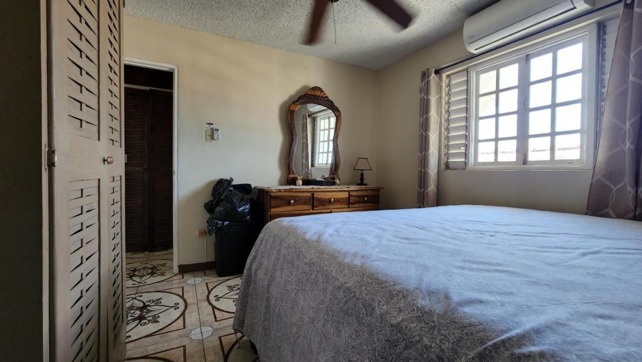 Oaklands Oasis Apartamento Kingston Exterior foto