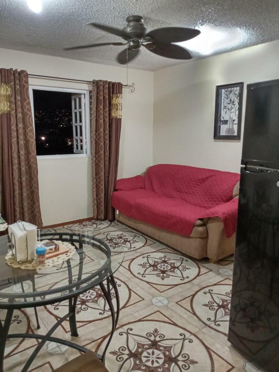 Oaklands Oasis Apartamento Kingston Exterior foto